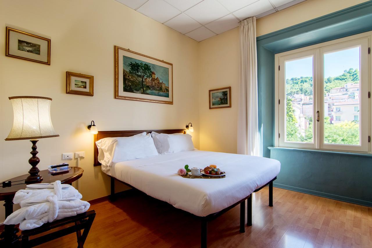 Hotel Della Vittoria Анкона Экстерьер фото